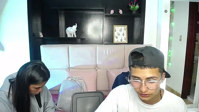  chloe 1 online show from 12, 4, 2026