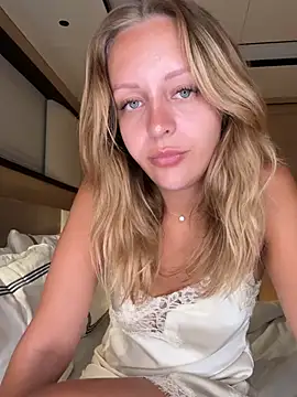 Snapshot of agatheeex chatting on 10, 7, 2026 agatheeex online show from 10, 7, 2026