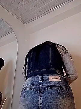 jaade doll online show from 17, 4, 2026