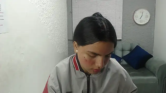 kimmyfuckass online show from 13, 4, 2026