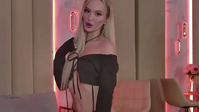 JuliaHotty  online show from 22, 4, 2026