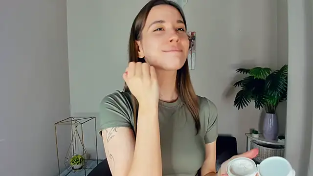 LaceyLettman online show from 28, 3, 2026