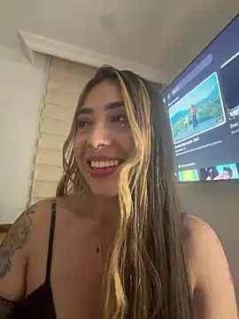 ManuelaVeeleez online show from 4, 4, 2026