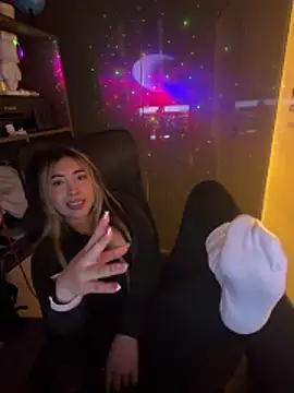 ManuelaVeeleez online show from 11, 4, 2026