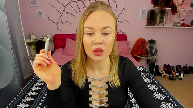 HannahWillow online show from 5, 3, 2026