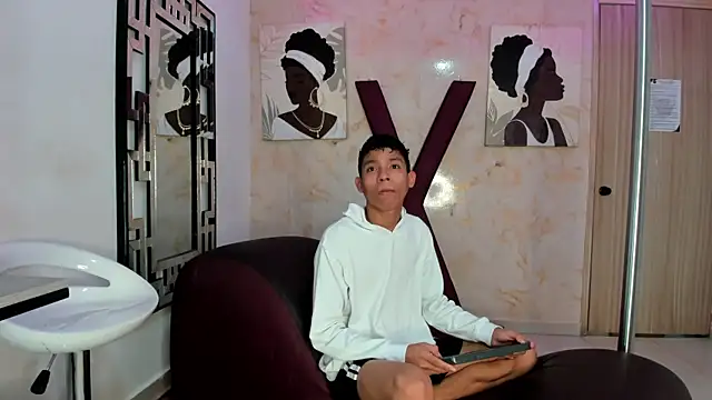 SKINNY BOYXXX online show from 21, 4, 2026