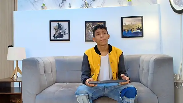 SKINNY BOYXXX online show from 12, 4, 2026