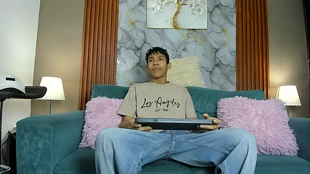 SKINNY BOYXXX online show from 13, 3, 2026