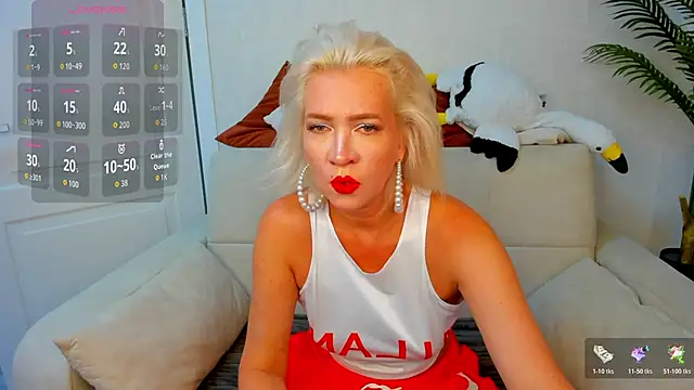 Snapshot of Ledi_Luna chatting on 22, 6, 2026 Ledi Luna online show from 22, 6, 2026