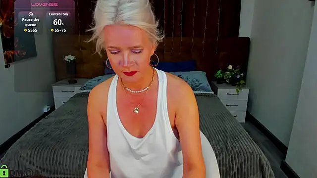 Ledi Luna online show from 28, 4, 2026
