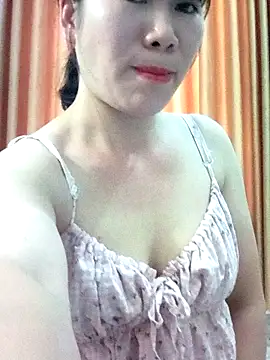 Snapshot of Bondgirl_9 chatting on 8, 5, 2026 Bondgirl 9 online show from 8, 5, 2026