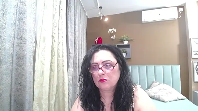 ValerieSmiths online show from 8, 3, 2026