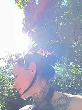 SkinnyLilly online show from 27, 5, 2026
