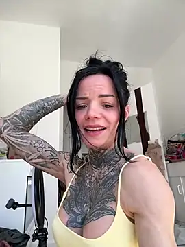 SkinnyLilly online show from 29, 4, 2026