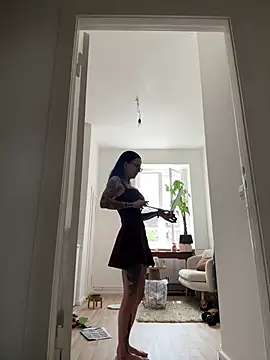 SkinnyLilly online show from 16, 6, 2026