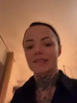 SkinnyLilly online show from 7, 3, 2026