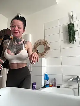 SkinnyLilly online show from 14, 5, 2026