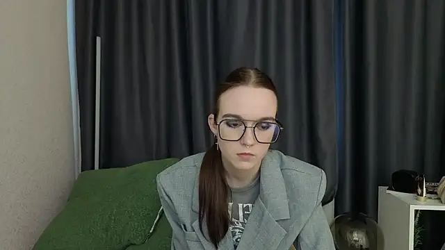 SunyLily online show from 6, 6, 2026