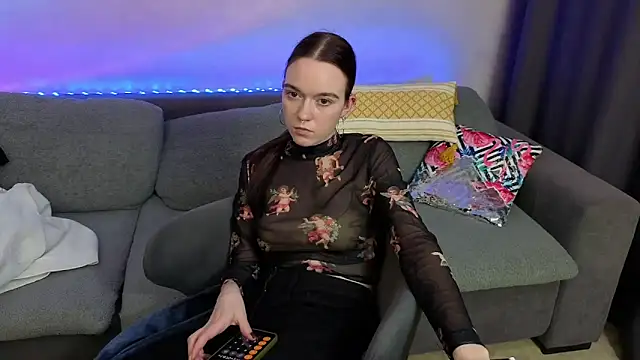 SunyLily online show from 16, 5, 2026