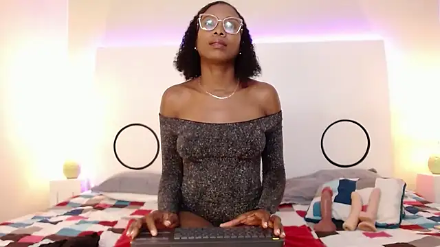 DanellaZiu online show from 23, 4, 2026