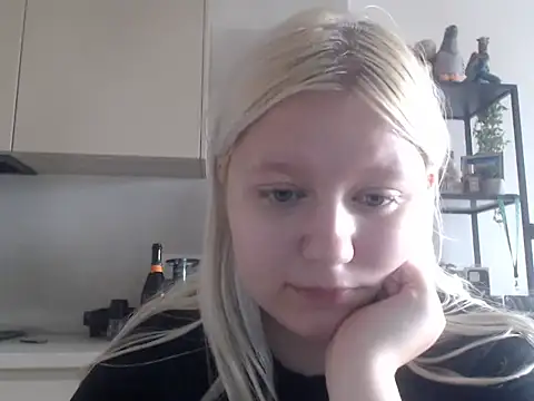 Snapshot of LenaSecret19 chatting on 28, 7, 2026 LenaSecret19 online show from 28, 7, 2026