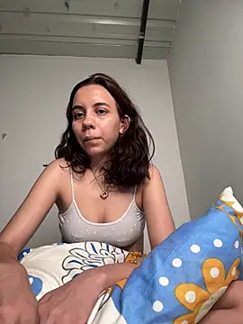 Snapshot of Nicole_Cute04 chatting on 4, 6, 2026 Nicole Cute04 online show from 4, 6, 2026
