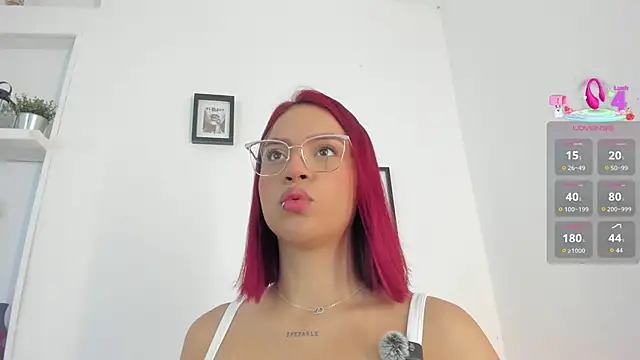 Im Scarlett  online show from 25, 3, 2026