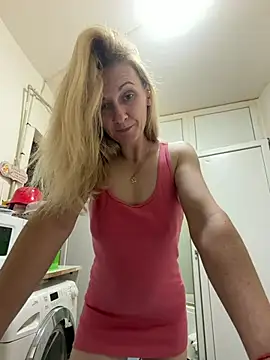 Snapshot of Secret_Ladyx chatting on 26, 5, 2026 Secret Ladyx online show from 26, 5, 2026