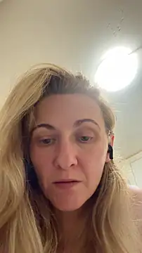 Snapshot of Secret_Ladyx chatting on 10, 5, 2026 Secret Ladyx online show from 10, 5, 2026