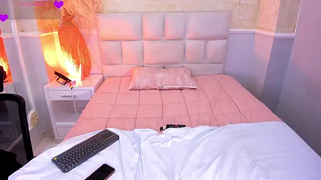 CristineRain online show from 19, 4, 2026