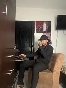 Snapshot of Kenny_romano chatting on 25, 5, 2026 Kenny romano online show from 25, 5, 2026