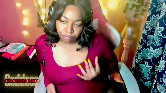 Snapshot of Goddess_MercedesRedd chatting on 3, 5, 2026 Goddess MercedesRedd online show from 3, 5, 2026