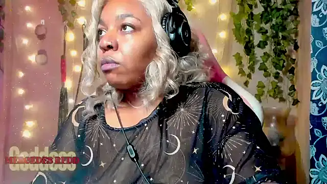 Snapshot of Goddess_MercedesRedd chatting on 14, 6, 2026 Goddess MercedesRedd online show from 14, 6, 2026