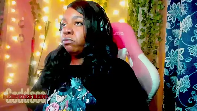Snapshot of Goddess_MercedesRedd chatting on 20, 6, 2026 Goddess MercedesRedd online show from 20, 6, 2026