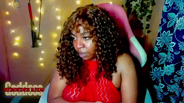 Snapshot of Goddess_MercedesRedd chatting on 21, 6, 2026 Goddess MercedesRedd online show from 21, 6, 2026