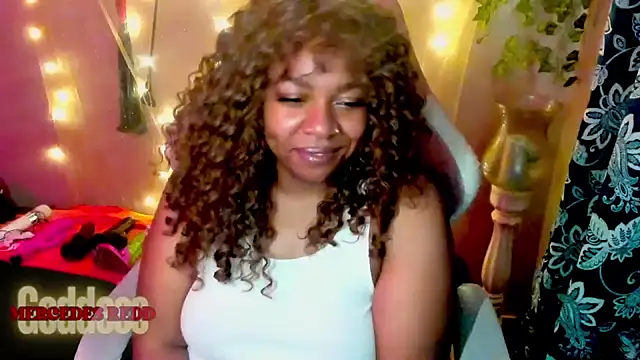 Snapshot of Goddess_MercedesRedd chatting on 22, 5, 2026 Goddess MercedesRedd online show from 22, 5, 2026