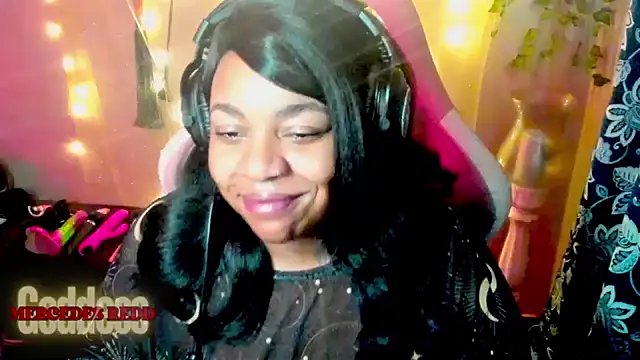 Snapshot of Goddess_MercedesRedd chatting on 17, 5, 2026 Goddess MercedesRedd online show from 17, 5, 2026