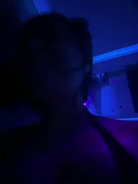 Geovana blan online show from 10, 4, 2026