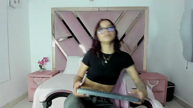 Angell cherryht online show from 15, 7, 2026