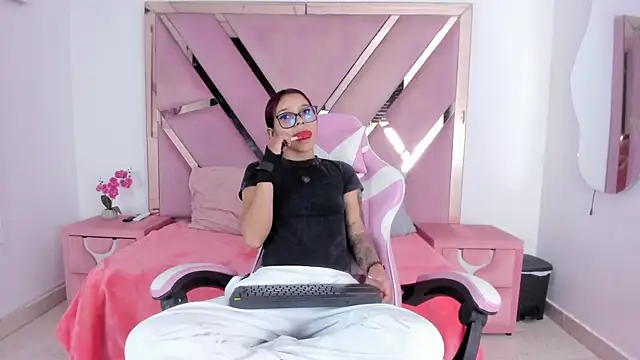 Angell cherryht online show from 19, 7, 2026