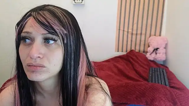 Caroline hernandes online show from 8, 4, 2026