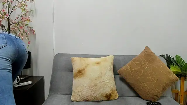 KahiaSmith online show from 16, 4, 2026