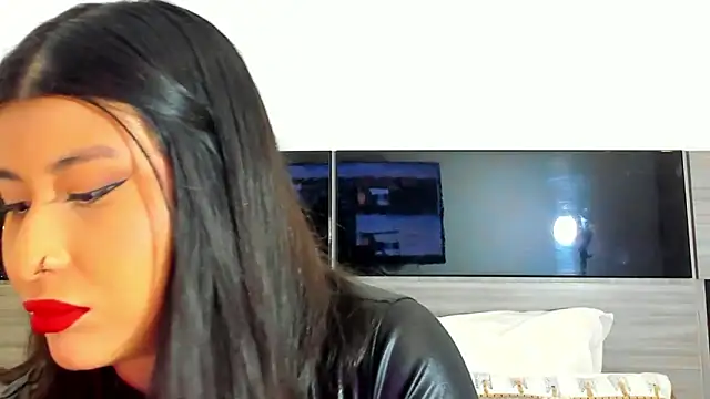 DaphneWayne online show from 15, 4, 2026