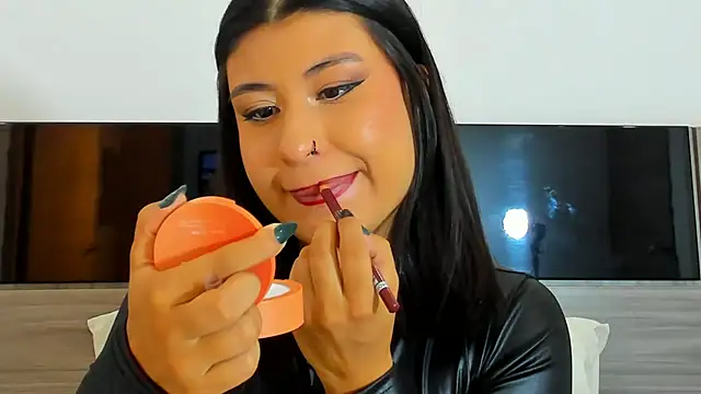 DaphneWayne online show from 15, 4, 2026