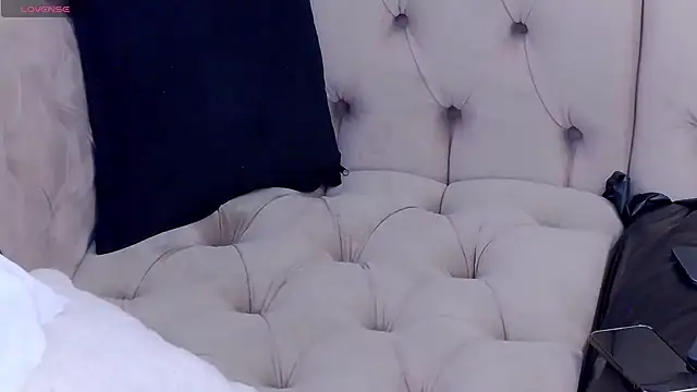 NataliePierce online show from 16, 4, 2026