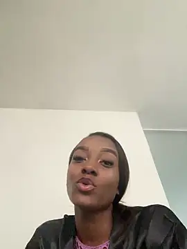 SandyAdaezee online show from 17, 4, 2026