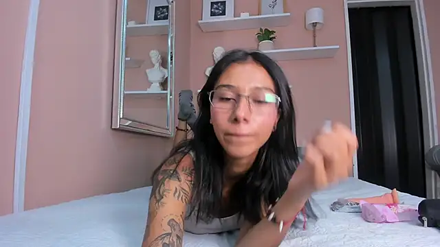 Snapshot of Kat_44 chatting on 29, 4, 2026 Kat 44 online show from 29, 4, 2026