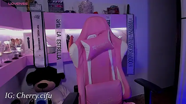 CherrySeraphine1 online show from 14, 4, 2026