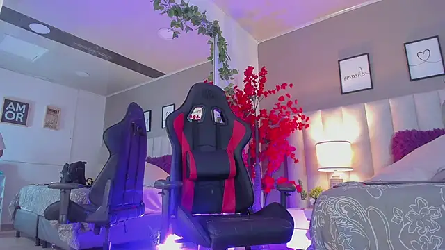 Kiara Kismet  online show from 21, 4, 2026