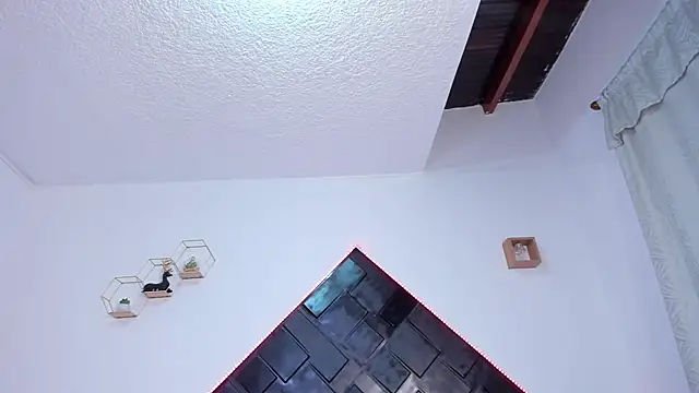 Dark Valentino  online show from 5, 4, 2026